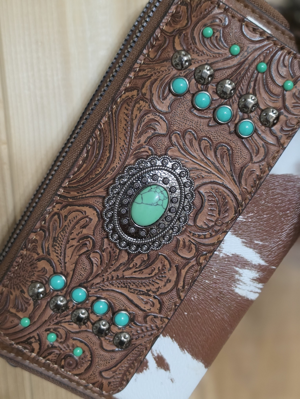 Sam & Hadley Western Tooled Faux Leather Crossbody Wallet Bag - Picture 12 of 16